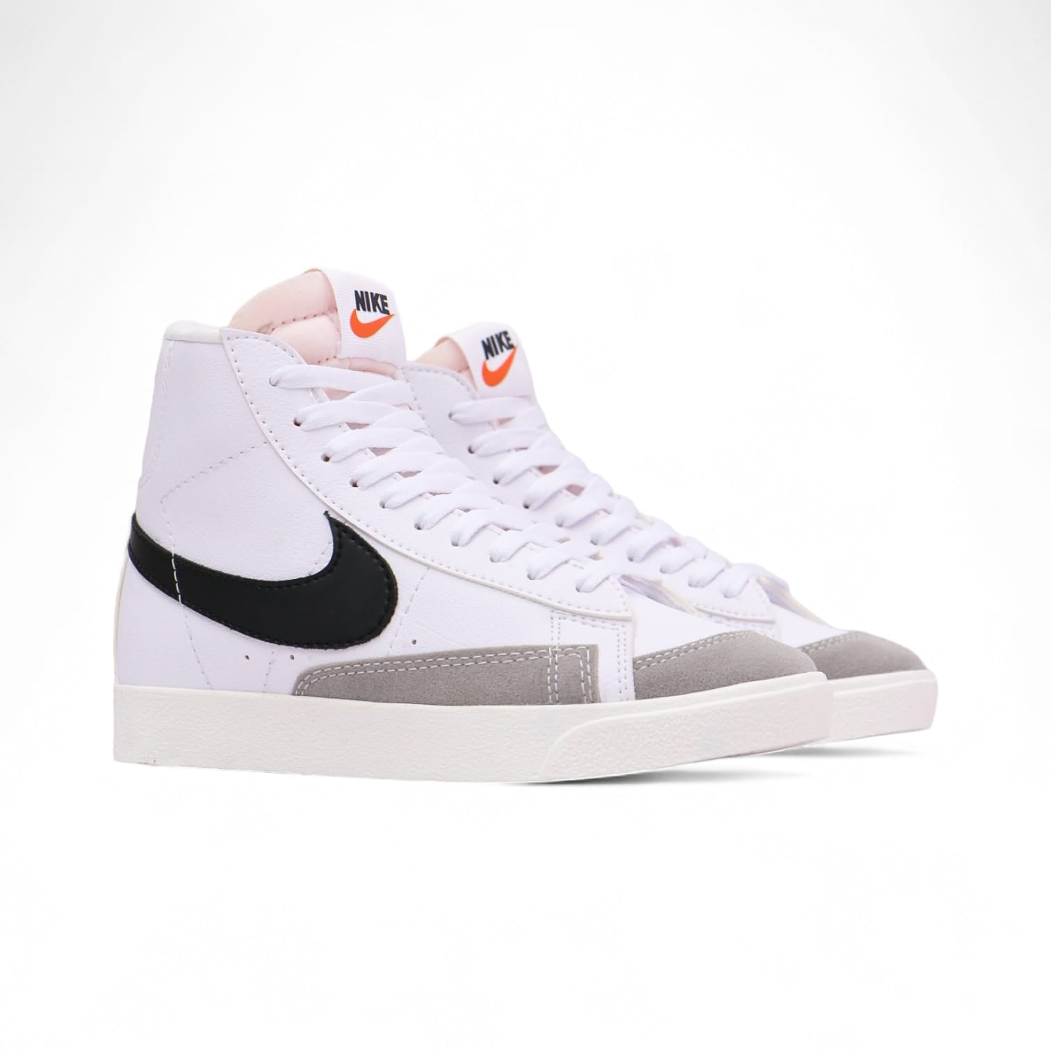 NIKE BLAZER